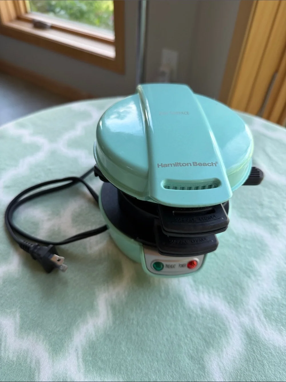 Hamilton Beach Breakfast Sandwich Maker 25482, Mint Green